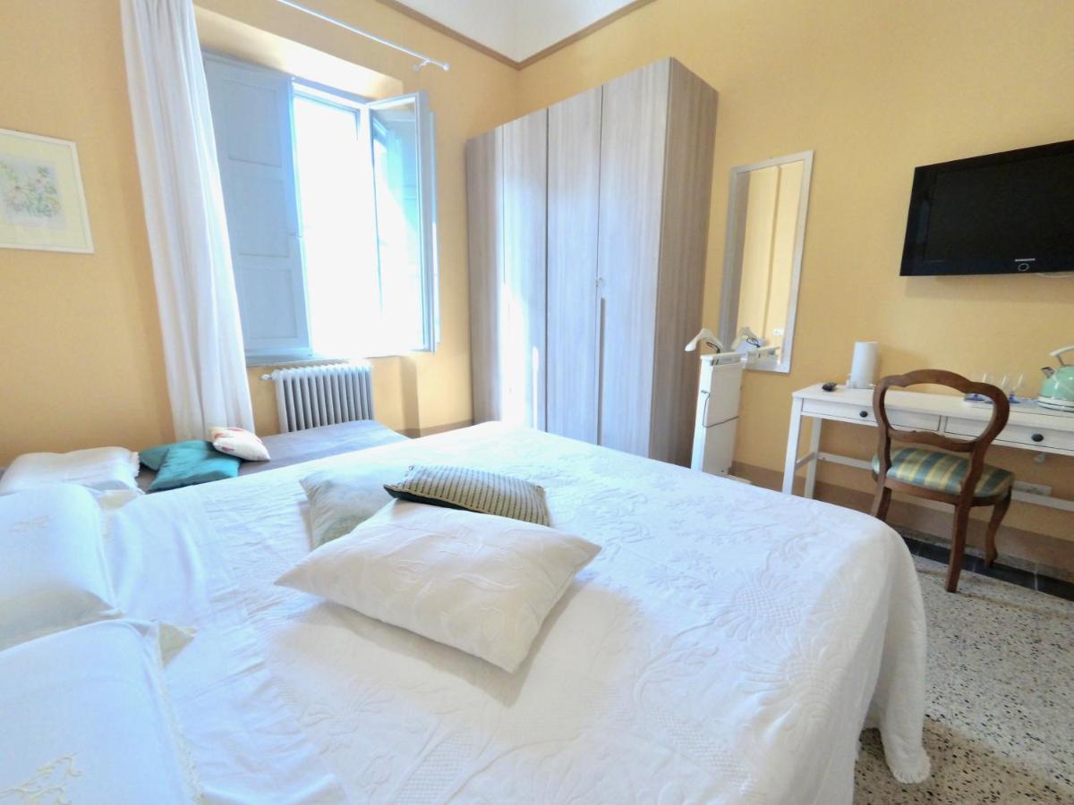 The Flower Hotel Pisa Exterior photo